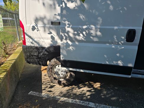 Used 2017 RAM ProMaster 2500 image 17