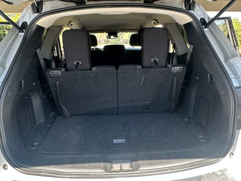 Used 2017 Nissan Pathfinder SV FWD image 14