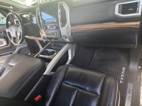Used 2020 Nissan Titan SL w/ Moonroof Package image 13