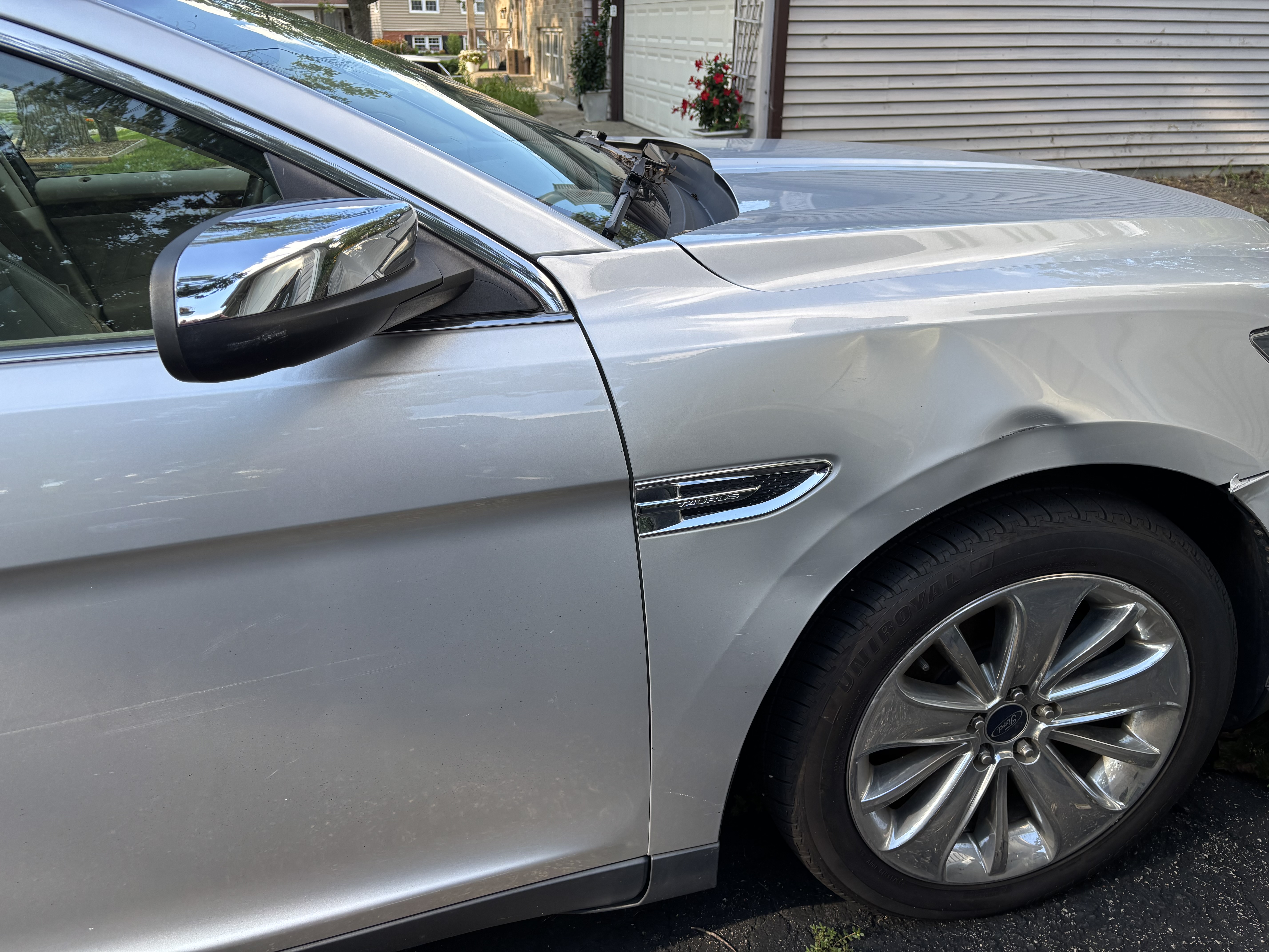 Used 2011 Ford Taurus Limited w/ 301A Rapid Spec Order Code FWD image 6