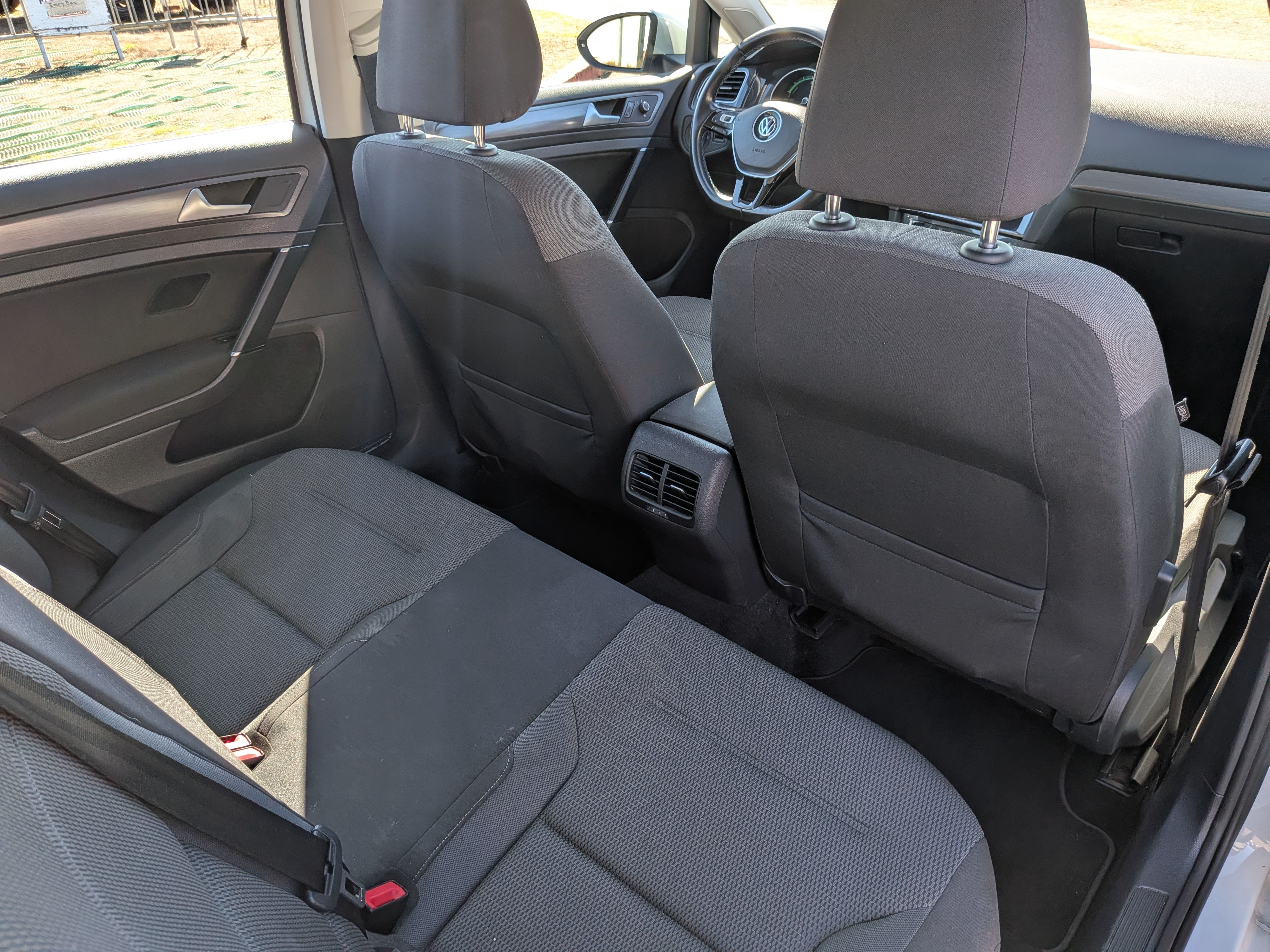 Used 2019 Volkswagen e-Golf SE w/ Driver Assistance Package FWD image 25