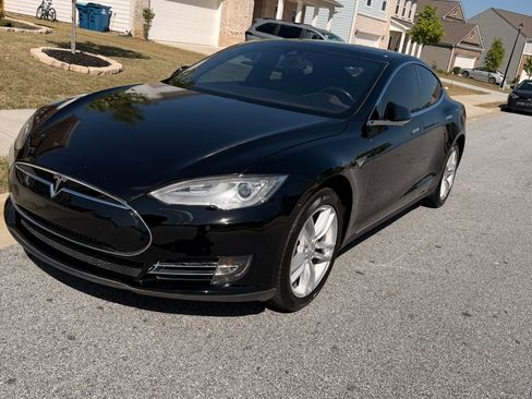 Used 2015 Tesla Model S 85D AWD/4WD image 4