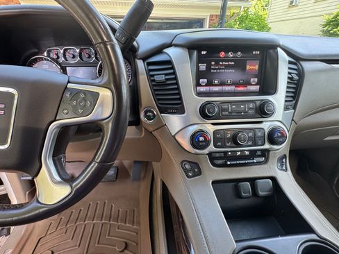 Used 2015 GMC Yukon XL SLT w/ Open Road Package AWD/4WD image 10