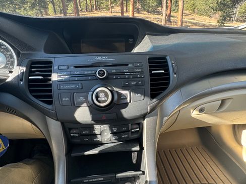 Used 2010 Acura TSX Sedan image 9