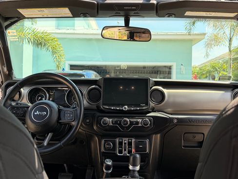 Used 2019 Jeep Wrangler Unlimited Sport S image 21