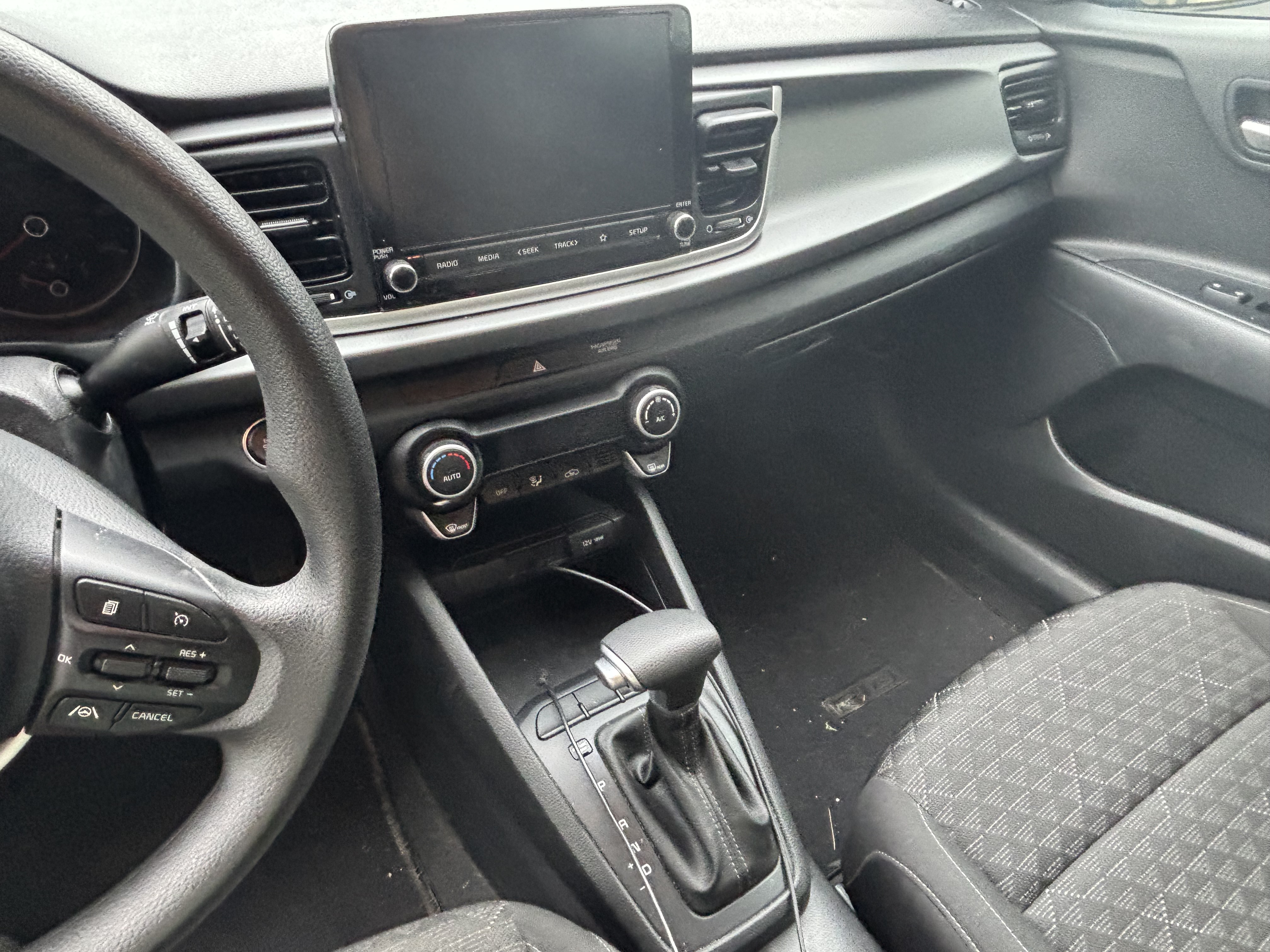 Used 2022 Kia Rio S w/ Technology Package FWD image 2
