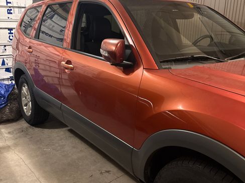 Used 2009 Kia Borrego EX image 2