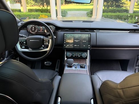 Used 2023 Land Rover Range Rover Long Wheelbase Autobiography AWD/4WD image 5