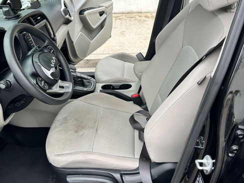 Used 2023 Kia Soul LX FWD image 16