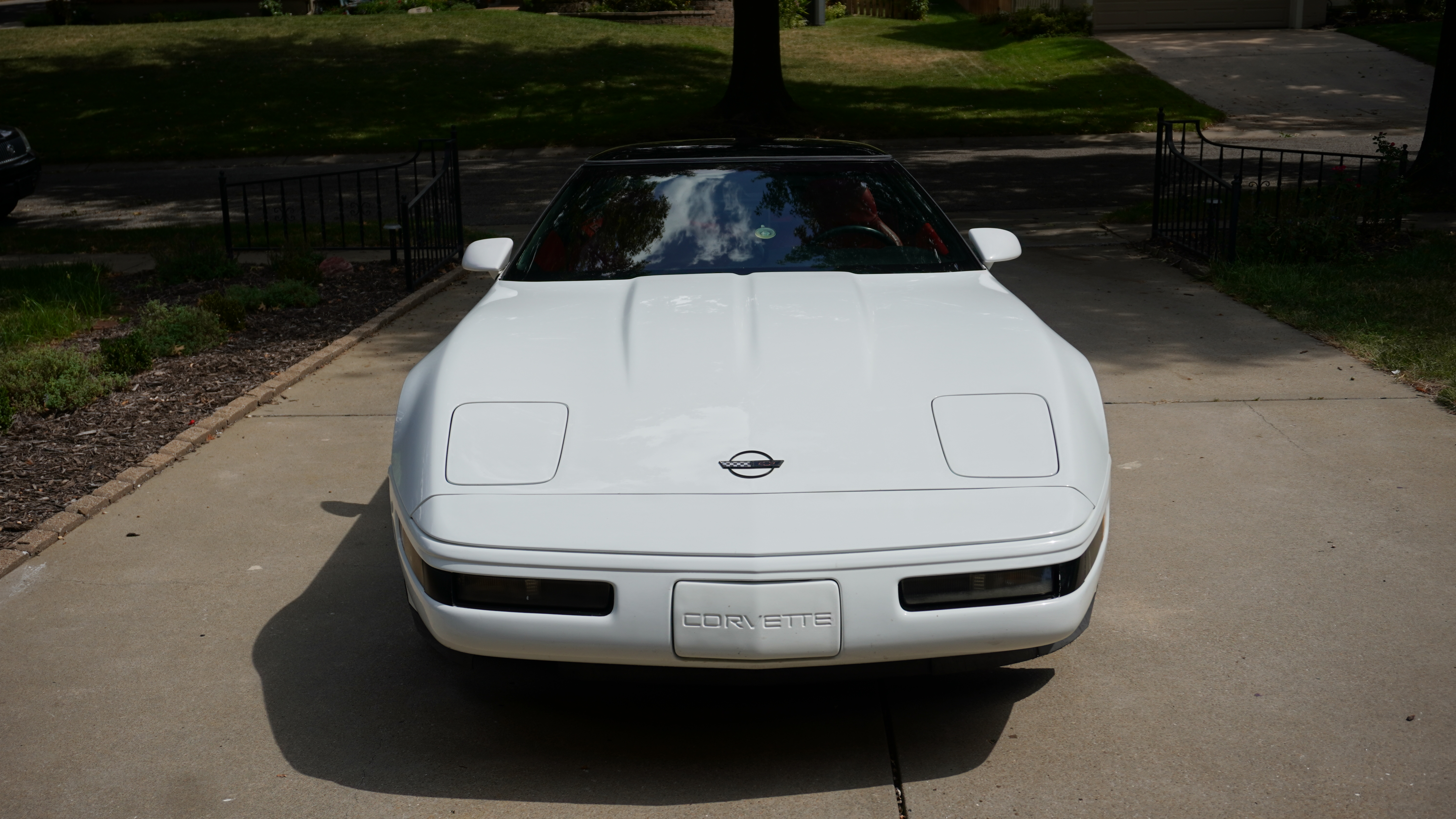 Used 1994 Chevrolet Corvette Coupe RWD image 2