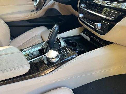 Used 2017 BMW 540i image 14