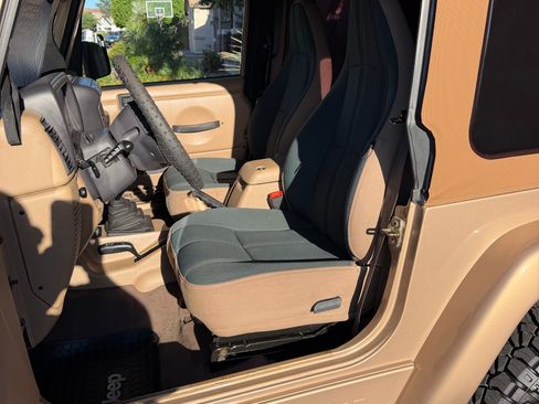 Used 1999 Jeep Wrangler Sahara AWD/4WD image 13