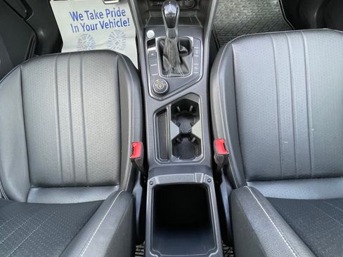 Used 2023 Volkswagen Tiguan SE R-Line image 24