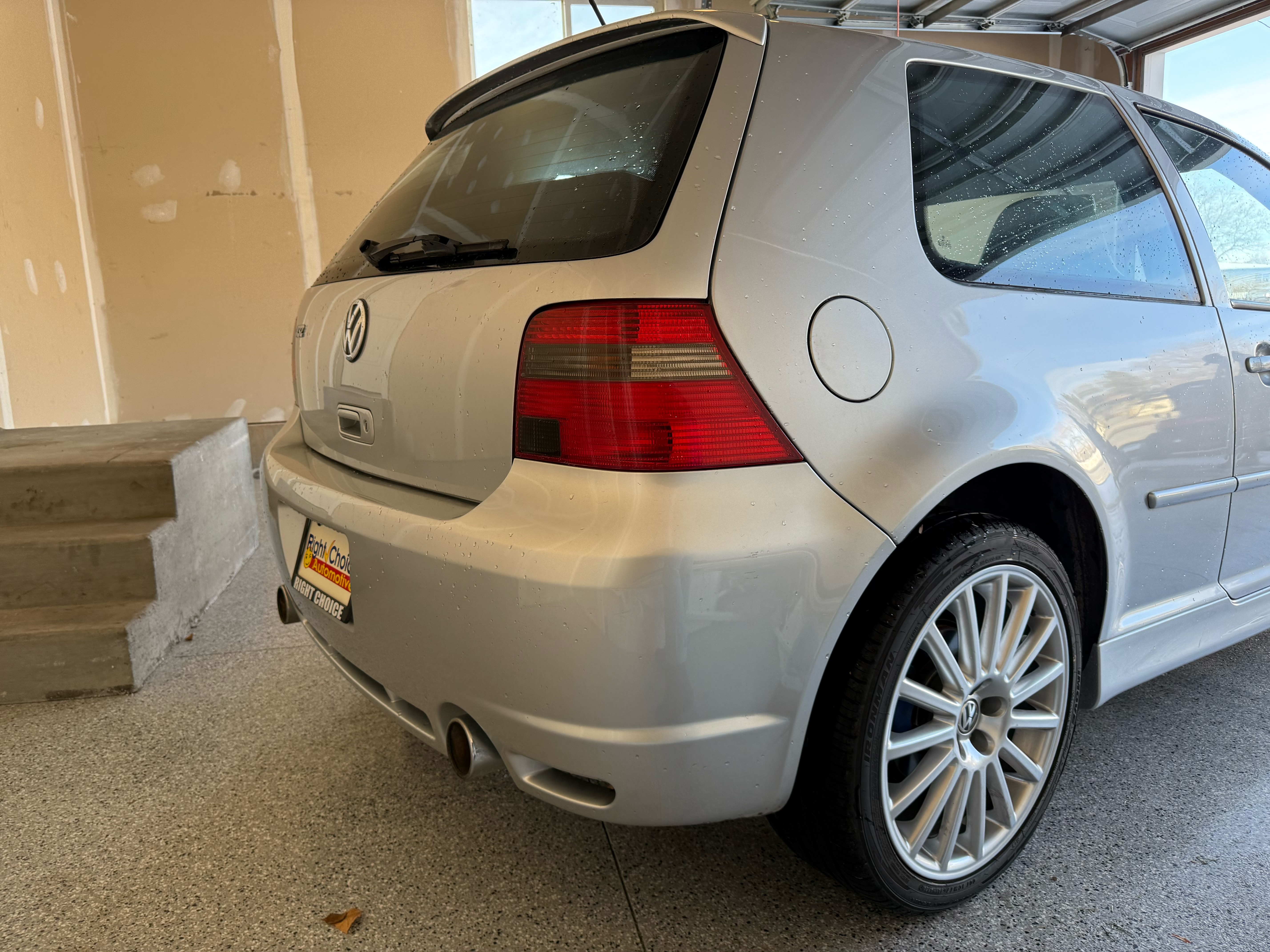 Used 2004 Volkswagen R32 AWD/4WD image 10