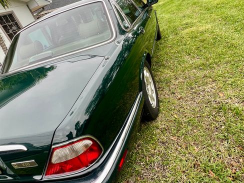 Used 2001 Jaguar XJ8 RWD image 12