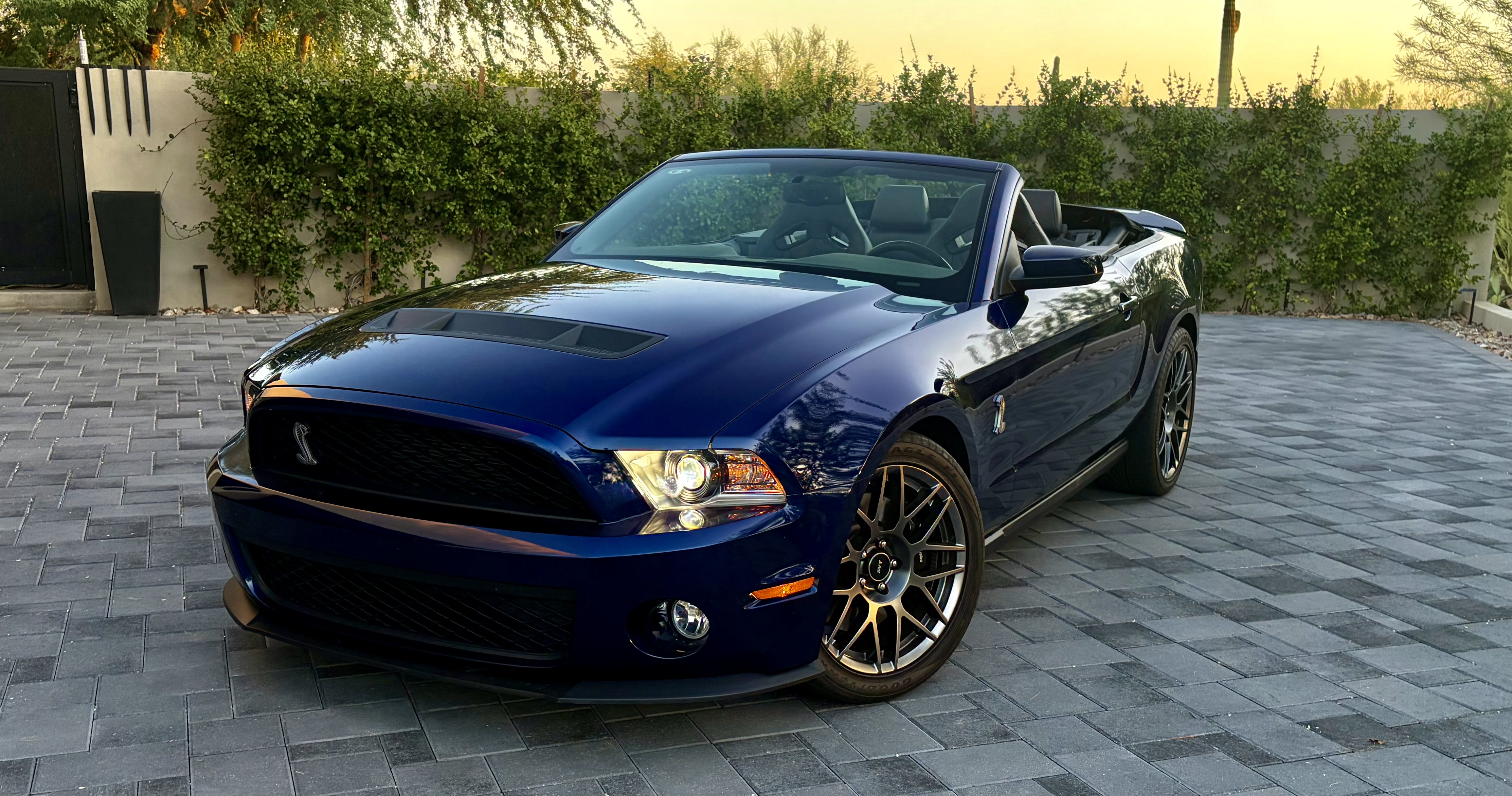 Used 2012 Ford Mustang Shelby GT500 w/ SVT Performance Pkg RWD image 5