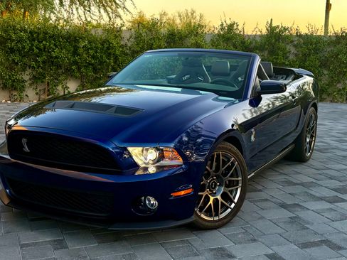 Used 2012 Ford Mustang Shelby GT500 w/ SVT Performance Pkg RWD image 5