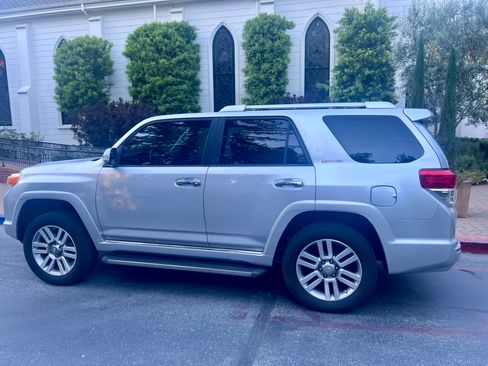 Used 2010 Toyota 4Runner Limited image 6