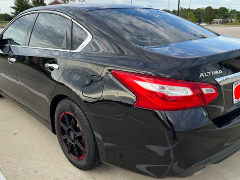 Used 2017 Nissan Altima 2.5 S FWD image 5