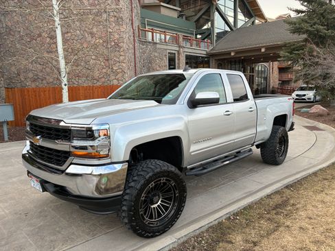 Used 2019 Chevrolet Silverado 1500 LT image 1