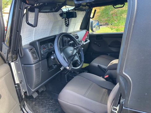 Used 2006 Jeep Wrangler Unlimited Rubicon AWD/4WD image 18