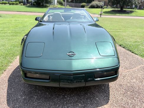 Used 1994 Chevrolet Corvette Convertible RWD image 2