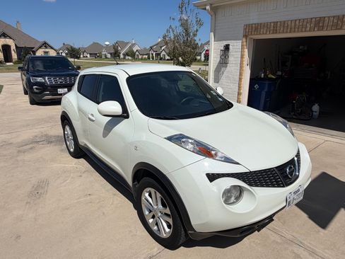 Used 2012 Nissan Juke S FWD image 5