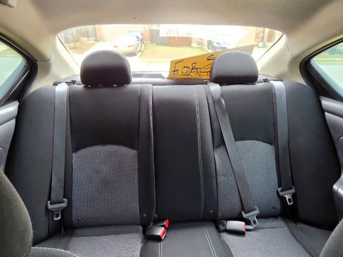 Used 2019 Nissan Versa SV image 8