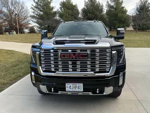 Used 2024 GMC Sierra 2500 Denali w/ Technology Package image 1