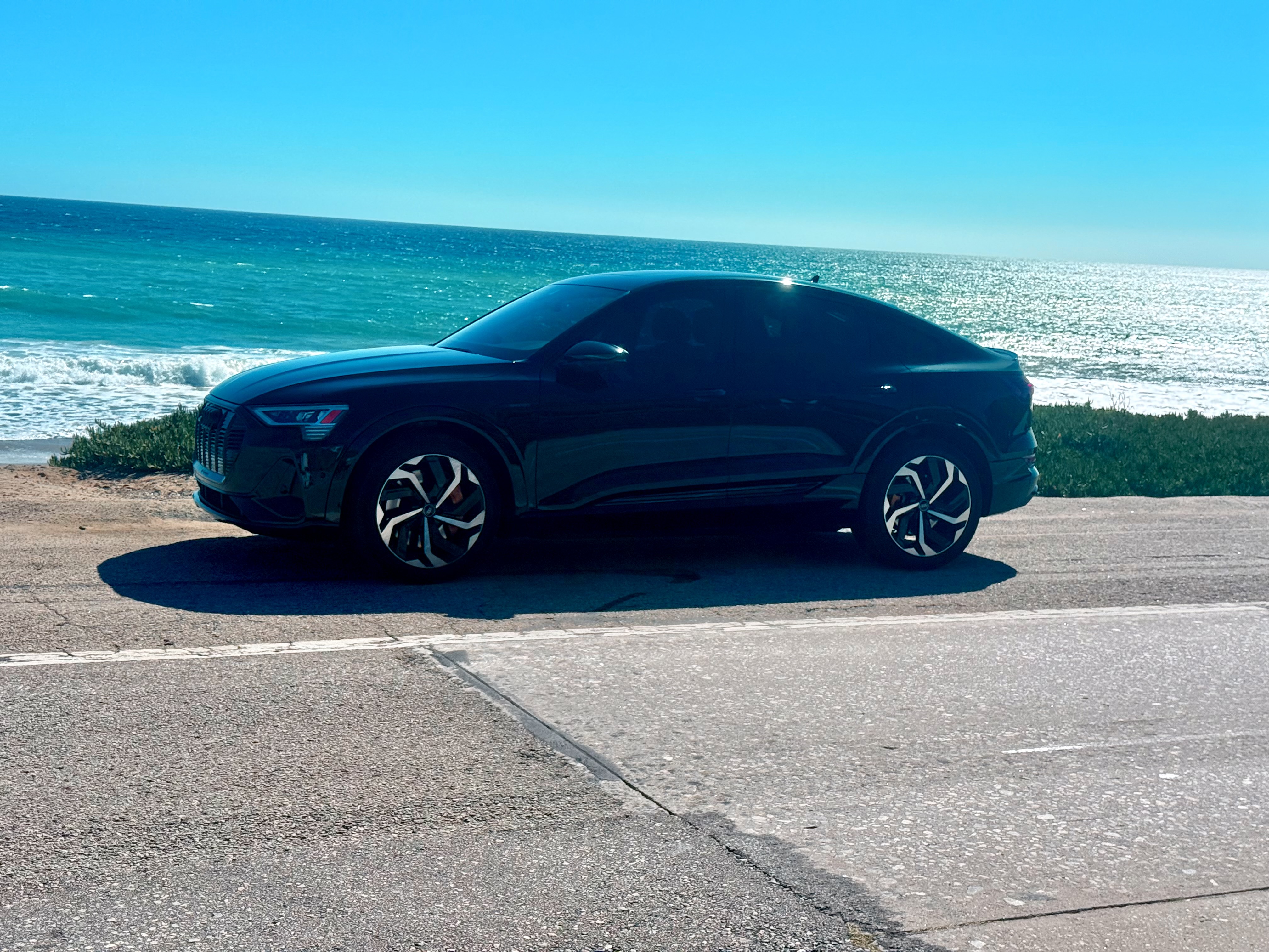 Used 2022 Audi e-tron Premium Plus w/ Premium Plus Package AWD/4WD image 5