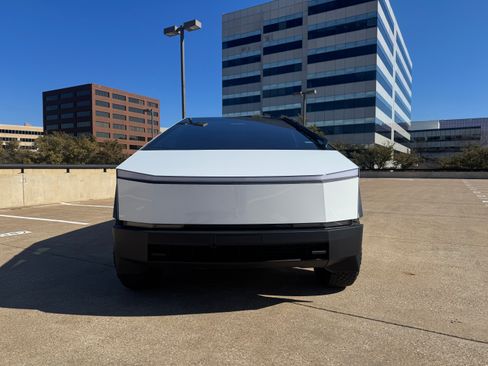 Used 2024 Tesla Cybertruck AWD Crew Cab image 2