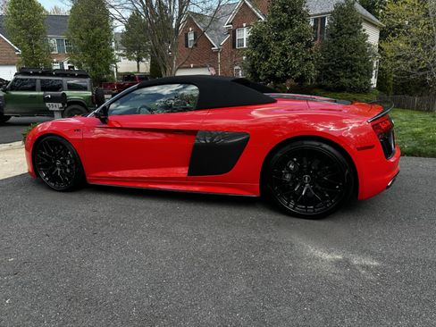 Used 2018 Audi R8 V10 plus image 2