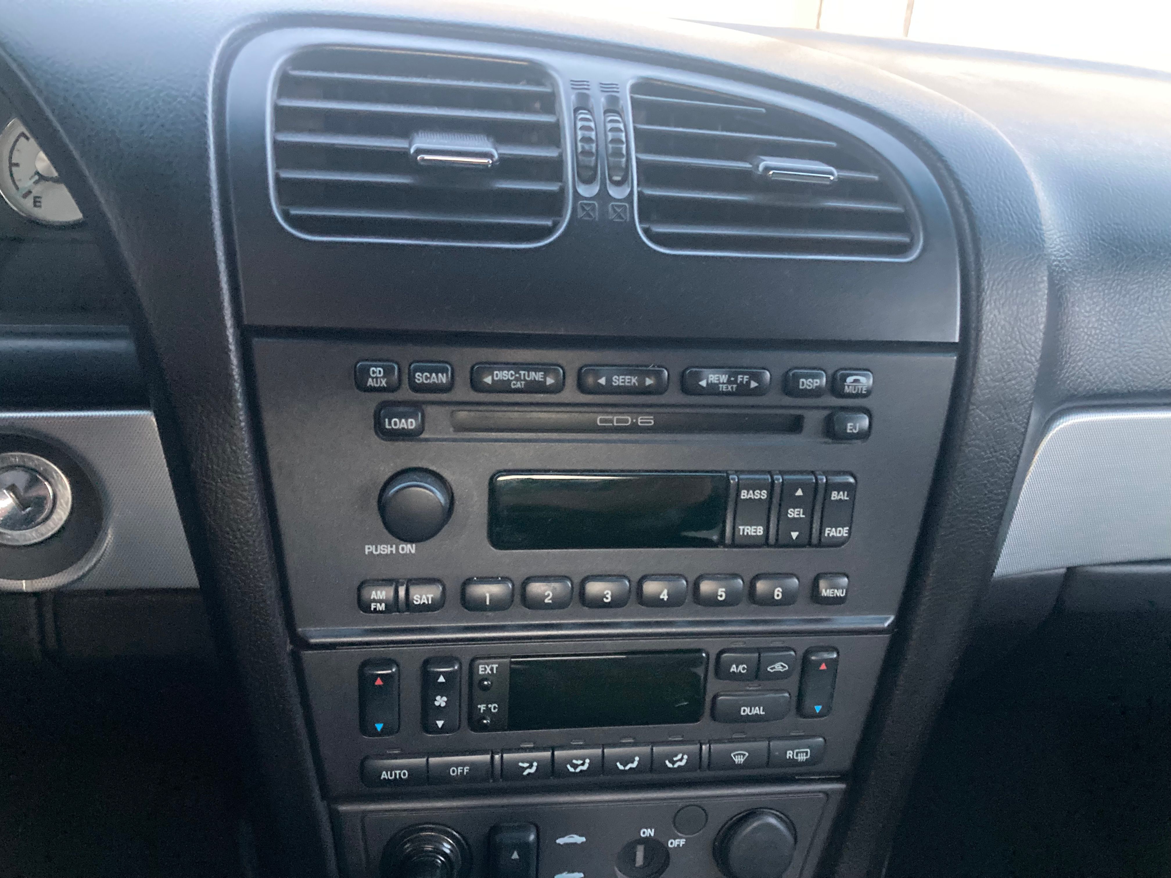 Used 2005 Ford Thunderbird RWD image 26