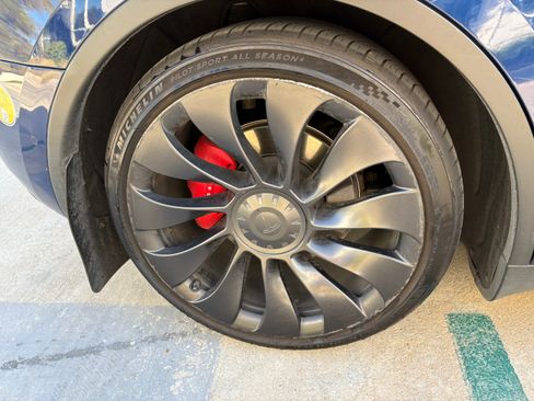 Used 2022 Tesla Model Y Performance AWD/4WD image 13