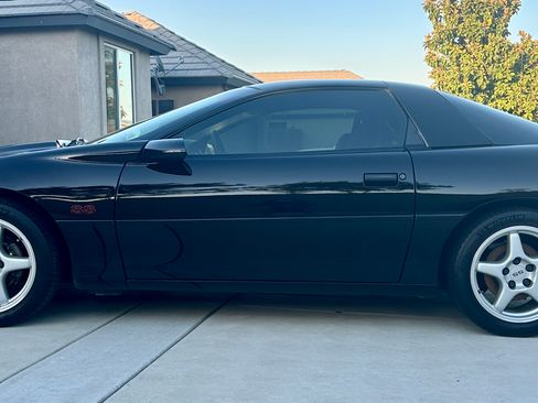 Used 1996 Chevrolet Camaro Z28 RWD image 1