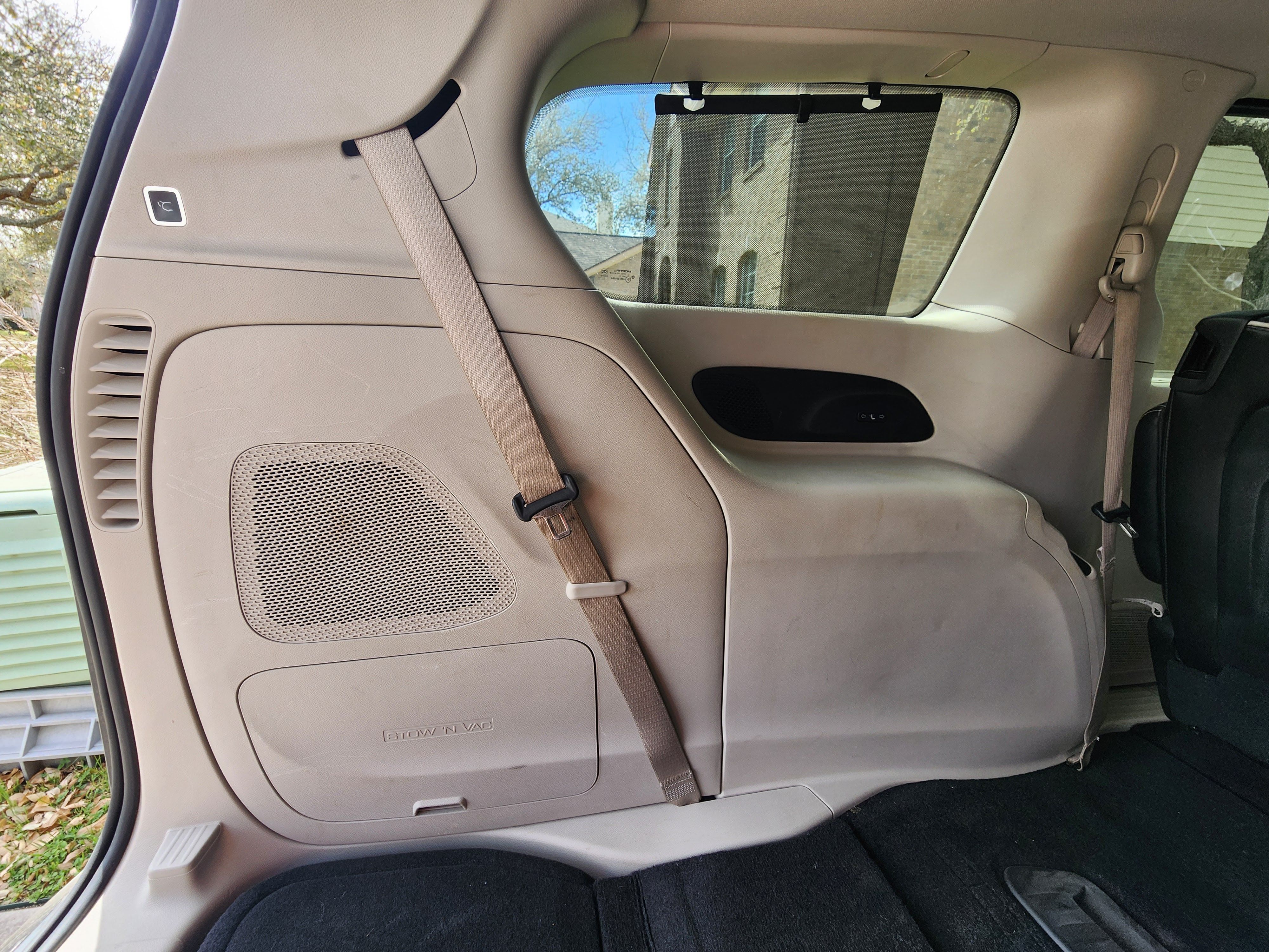 Used 2022 Chrysler Pacifica Limited FWD image 19