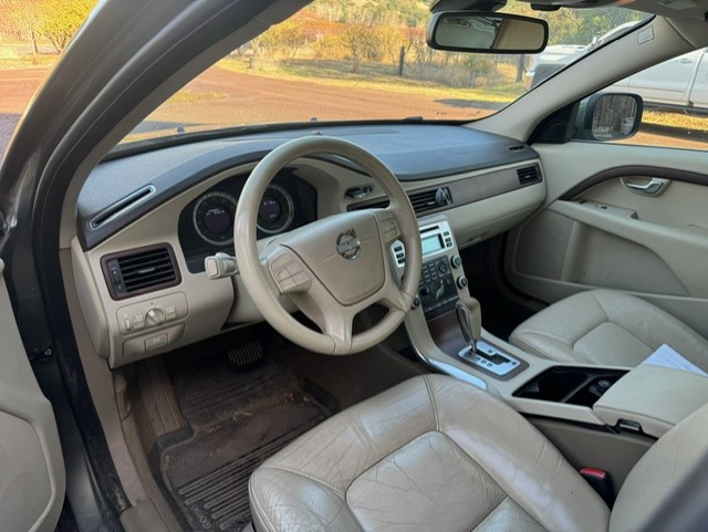 Used 2011 Volvo XC70 3.2 w/ Premium Pkg FWD image 4