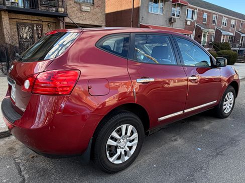 Used 2014 Nissan Rogue S image 2