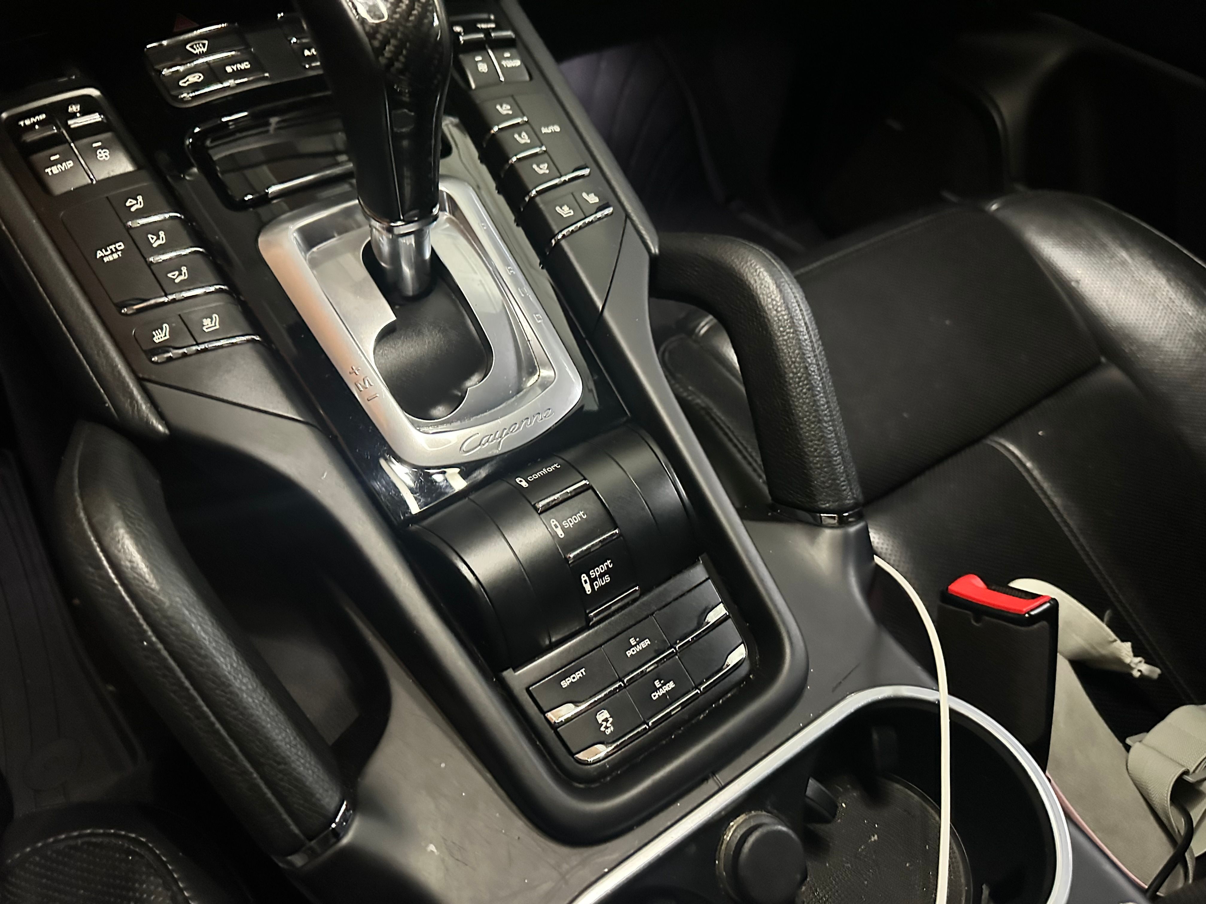 Used 2017 Porsche Cayenne S Platinum AWD/4WD image 6