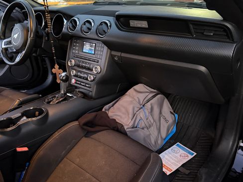 Used 2017 Ford Mustang Coupe image 12