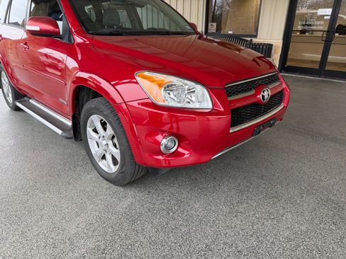 Used 2010 Toyota RAV4 Limited image 2