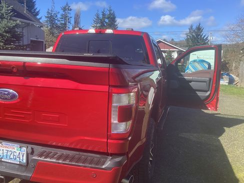 Used 2021 Ford F150 Lariat image 11