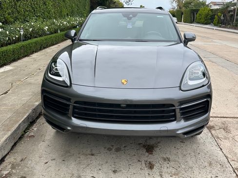 Used 2021 Porsche Cayenne image 8