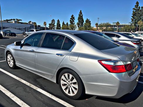 Used 2014 Honda Accord EX image 2