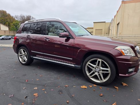 Used 2011 Mercedes-Benz GLK 350 4MATIC image 5
