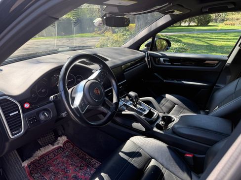 Used 2019 Porsche Cayenne image 9