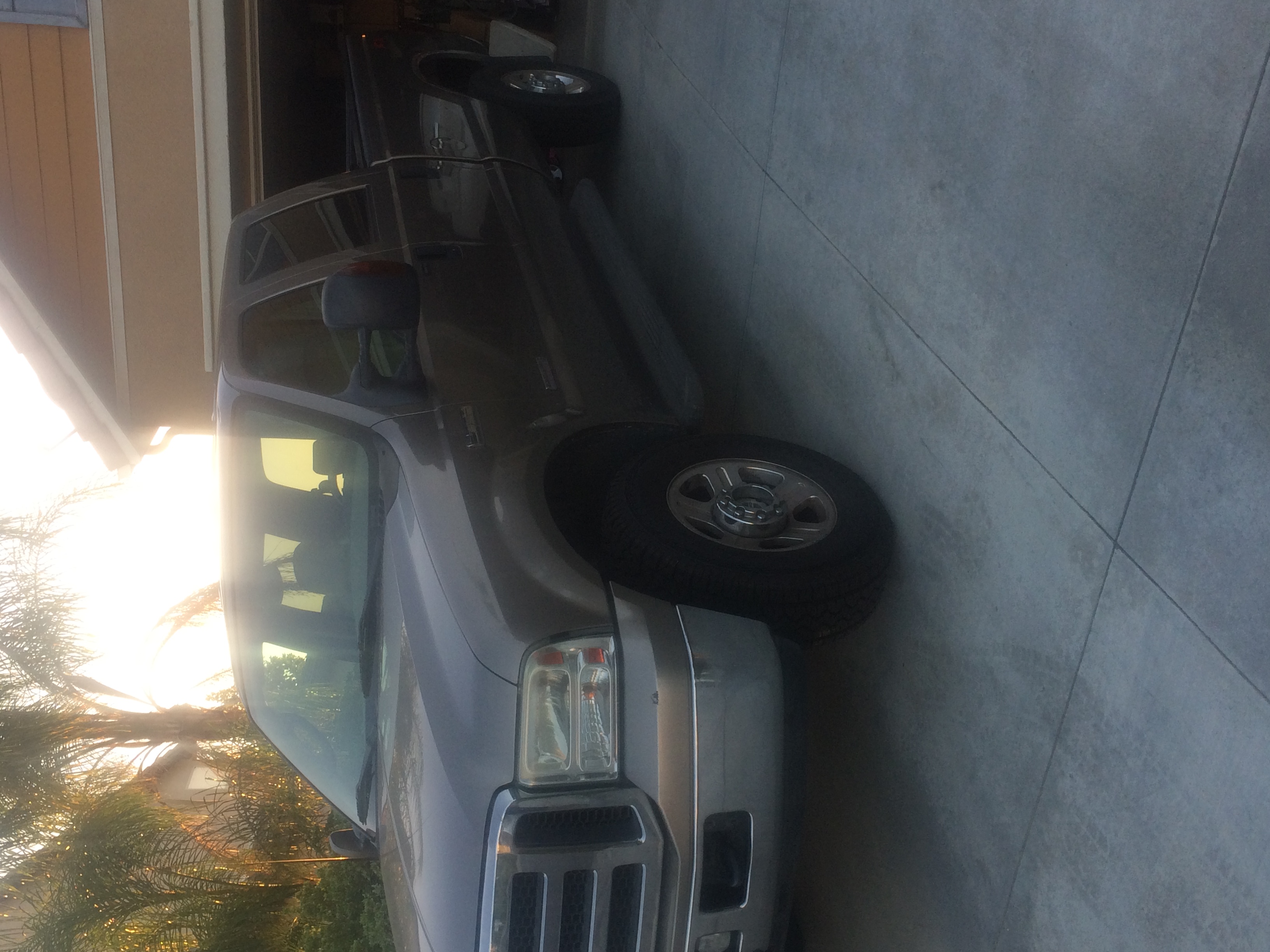 Used 2005 Ford F350 Lariat AWD/4WD image 2