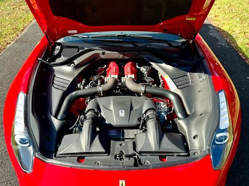 Used 2017 Ferrari California T image 6