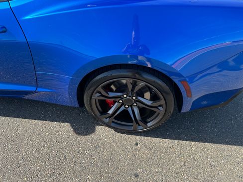 Used 2018 Chevrolet Camaro SS RWD image 12