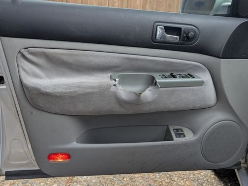 Used 2002 Volkswagen Jetta GLS image 6